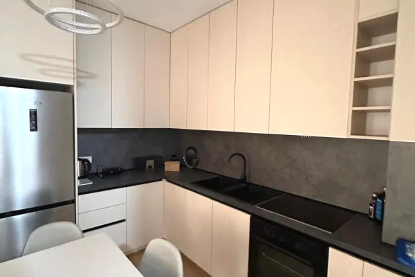 Shtepi me qera Apartament ne Tirane, 2+1, Mobilimi E mobiluar, Pagesa 1,000  Euro.