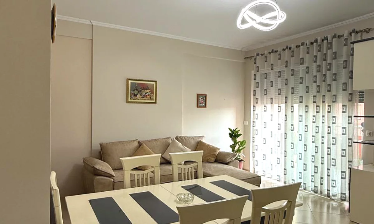 Shtepi me qera Apartament ne Tirane, 1+1, Mobilimi E mobiluar, Pagesa 650  Euro.