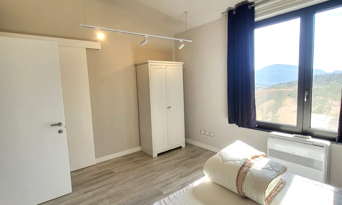 Shtepi me qera Vila Luksoze ne Tirane, 4+1, Mobilimi E mobiluar, Pagesa 2,500  Euro.