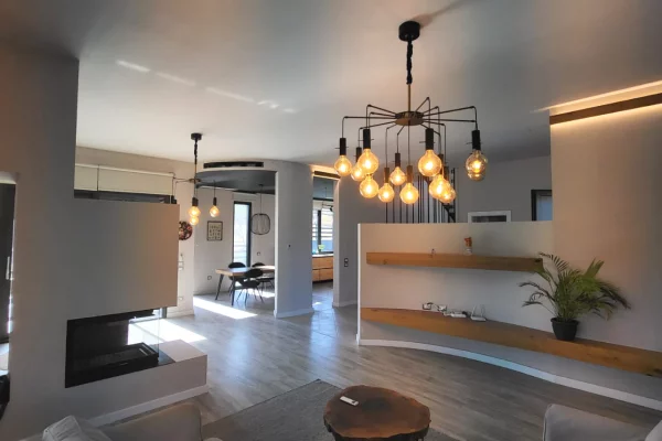 Shtepi me qera Vila Luksoze ne Tirane, 4+1, Mobilimi E mobiluar, Pagesa 2,500  Euro.