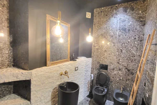 Shtepi me qera Vila Luksoze ne Tirane, 4+1, Mobilimi E mobiluar, Pagesa 2,500  Euro.