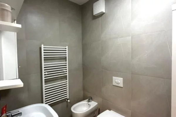 Shtepi me qera Vila Luksoze ne Tirane, 4+1, Mobilimi E mobiluar, Pagesa 2,200  Euro.