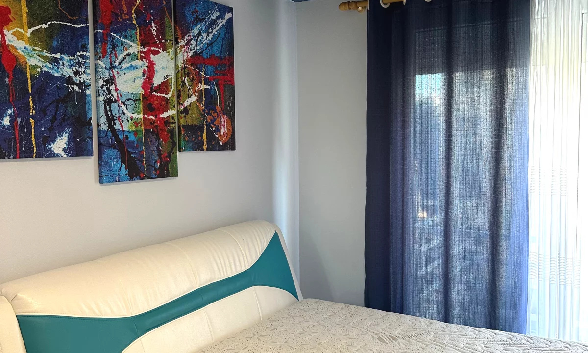Shtepi me qera Duplex(shtepi me 2 kate) ne Tirane, 3+1, Mobilimi E mobiluar, Pagesa 1,300  Euro.