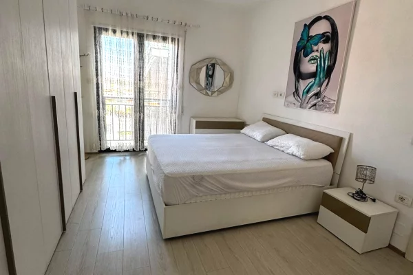 Shtepi me qera Apartament ne Tirane, 2+1, Mobilimi E mobiluar, Pagesa 750  Euro.