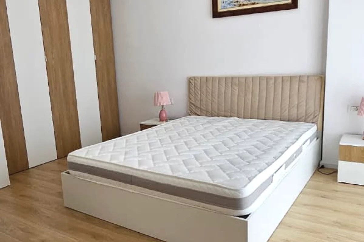 Shtepi me qera Vila Luksoze ne Tirane, 3+1, Mobilimi E mobiluar, Pagesa 1,500  Euro.
