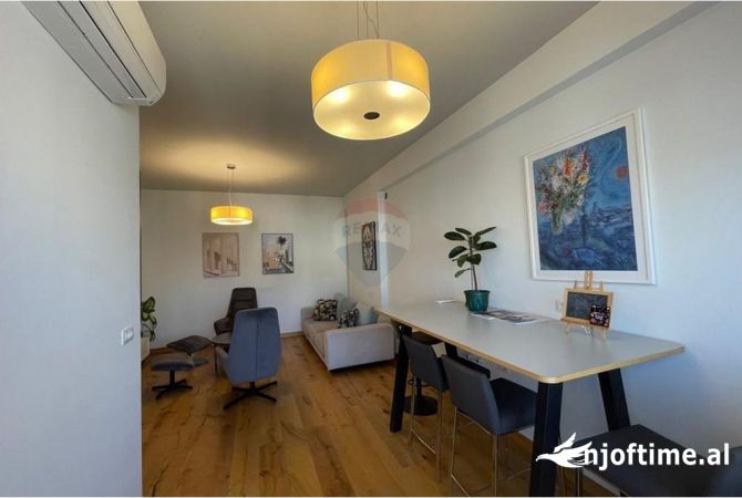 Ambiente Commerciale in Affitto 3+1 a Tirana - 850 Euro