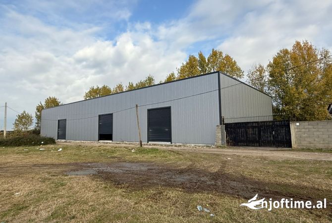 Ambiente Commerciale in Affitto 4+1 a Tirana - 4,500 Euro