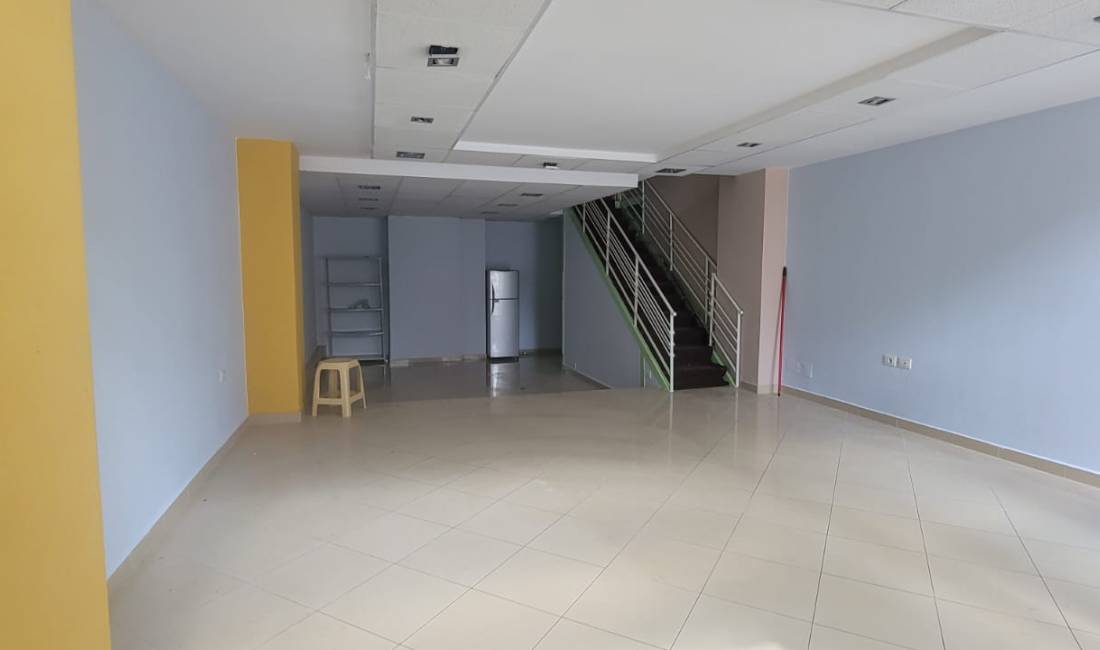 Jepet me qera dyqan duplex ne rrugen e Elbasanit