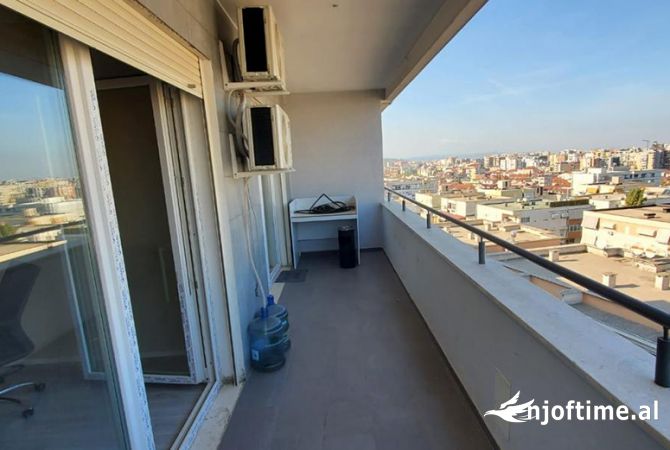 Ambiente Commerciale in Affitto 3+1 a Tirana - 1,000 Euro