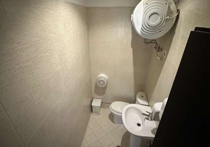 Ambient biznesi me qera 2+1 ne Tirane - 1,500 Euro