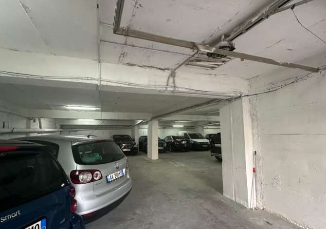 Ambient biznesi me qera 4+1 ne Tirane - 1,900 Euro