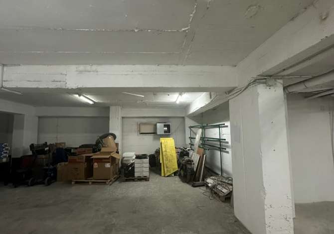 Ambient biznesi me qera 4+1 ne Tirane - 1,900 Euro