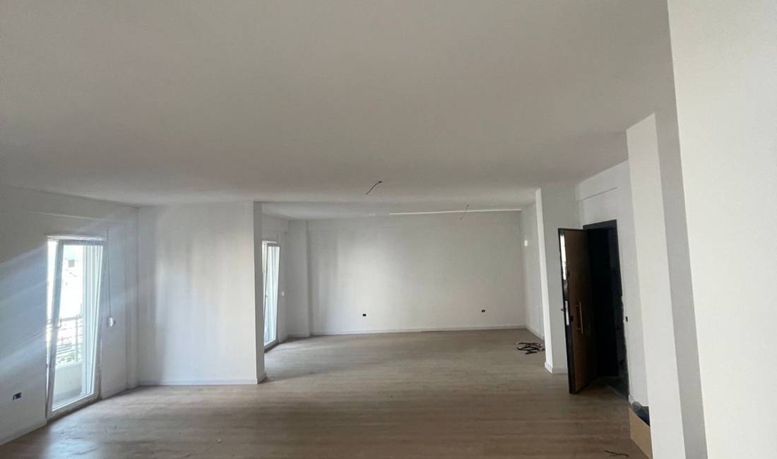 💥 AMBIENT BIZNESI PER SHITJE TEK KOMUNA E PARISIT