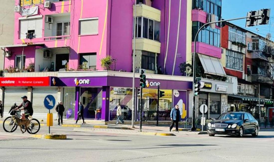 AMBIENT BIZNESI ME QERA 21 DHJETORI