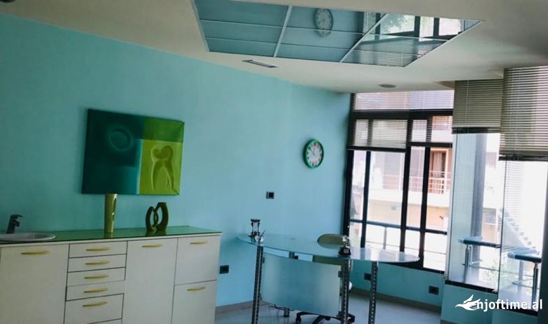 AMBIENT BIZNESI ME QERA TEK STADIUMI DINAMO