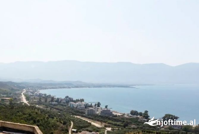 Ambiente Commerciale in Vendita 5+1 a Valona - 2,500 Euro