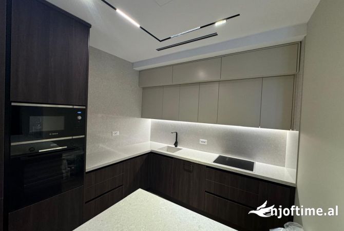 Shtepi ne shitje Apartament ne Tirane, 2+1, Mobilimi E mobiluar, Pagesa 580,000  Euro.