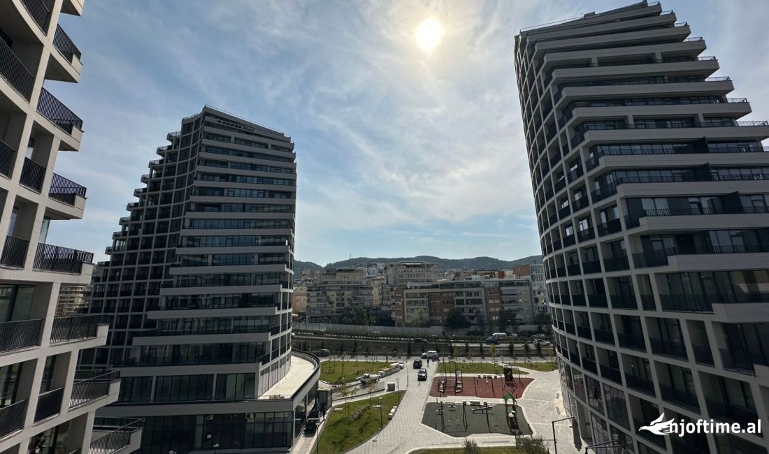 Shtepi ne shitje Apartament ne Tirane, 3+1, Mobilimi Bosh, pa mobiluar, Pagesa 550,000  Euro.