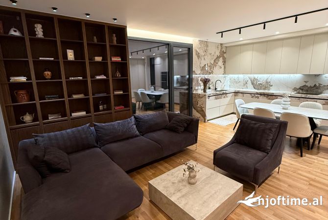 Shtepi ne shitje Apartament ne Tirane, 3+1, Mobilimi E mobiluar, Pagesa 416,000  Euro.