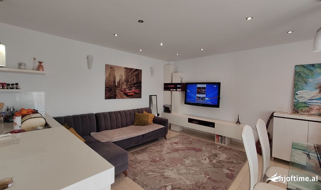 Shtepi me qera Apartament ne Tirane, 2+1, Mobilimi E mobiluar, Pagesa 800  Euro.