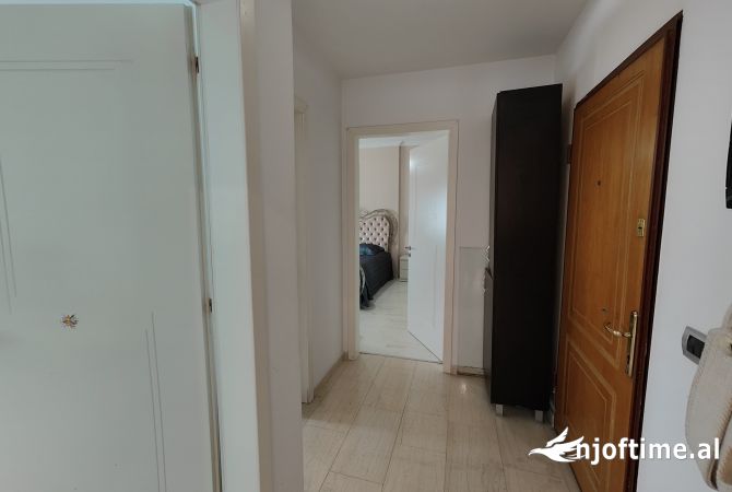 Shtepi me qera Apartament ne Tirane, 2+1, Mobilimi E mobiluar, Pagesa 800  Euro.