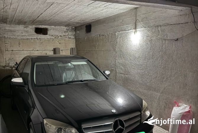 Business Property in Sale 4+1 in Tirana - 30,000 Euro