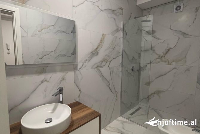 ZYRE ME QERA TE RRUGA E KAVAJES