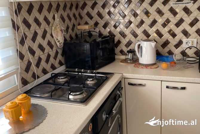 Shtepi me qera Apartament ne Tirane, 2+1, Mobilimi E mobiluar, Pagesa 850  Euro.