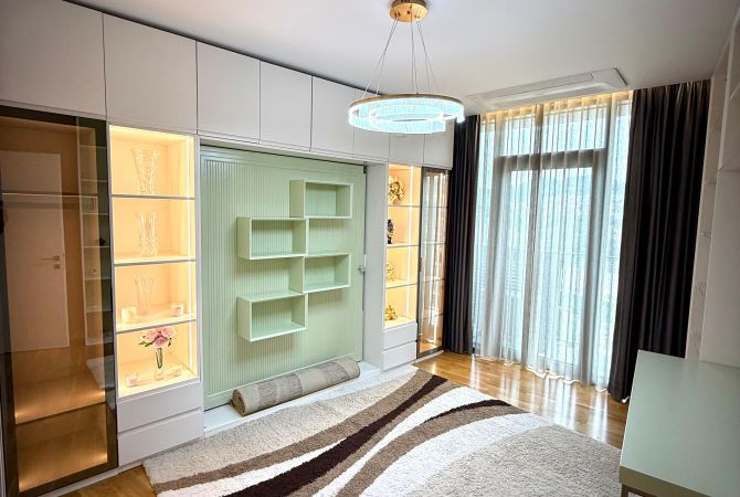 Shtepi ne shitje Apartament ne Tirane, 4+1, Mobilimi E mobiluar, Pagesa 700,000  Euro.