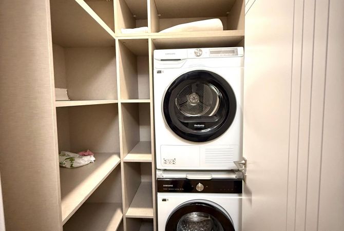 Shtepi ne shitje Apartament ne Tirane, 4+1, Mobilimi E mobiluar, Pagesa 700,000  Euro.