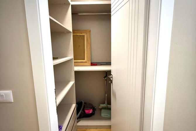 Shtepi ne shitje Apartament ne Tirane, 4+1, Mobilimi E mobiluar, Pagesa 700,000  Euro.