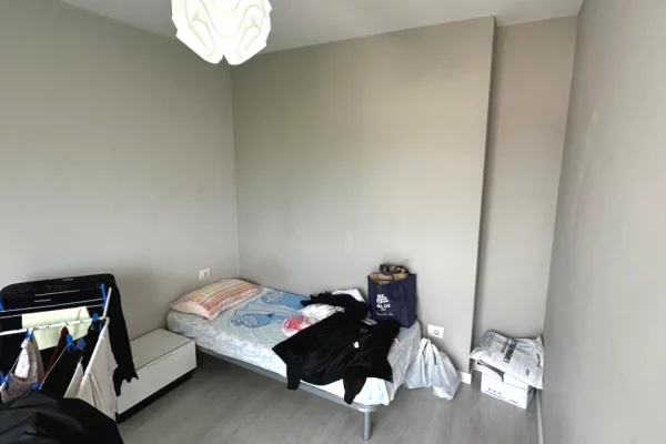 Shtepi ne shitje Apartament ne Tirane, 2+1, Mobilimi E mobiluar, Pagesa 150,000  Euro.