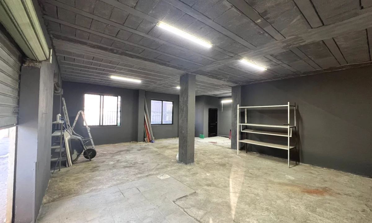 MAGAZINE 120M2 PER QERA NE LAPRAKE