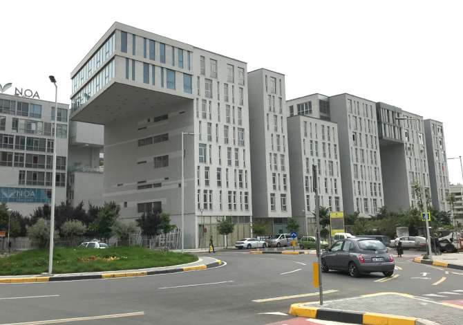 Dyqan - Me Qera - Buze Rruge - Komuna e Parisit - Tirane