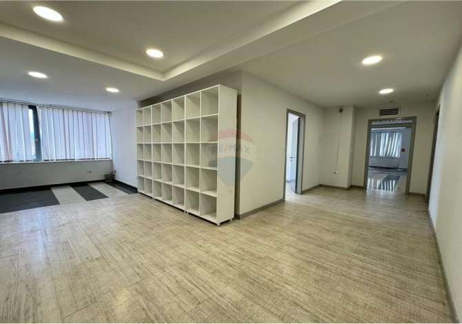 Ambjent Zyrash - Me Qera - Zogu i Zi - Tirane