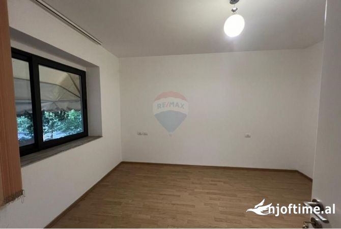 Business Property for Rent 3+1 in Tirana - 850 Euro