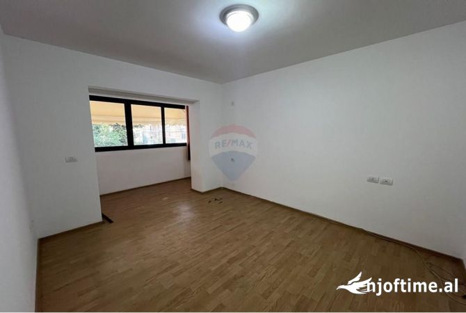 Business Property for Rent 3+1 in Tirana - 850 Euro