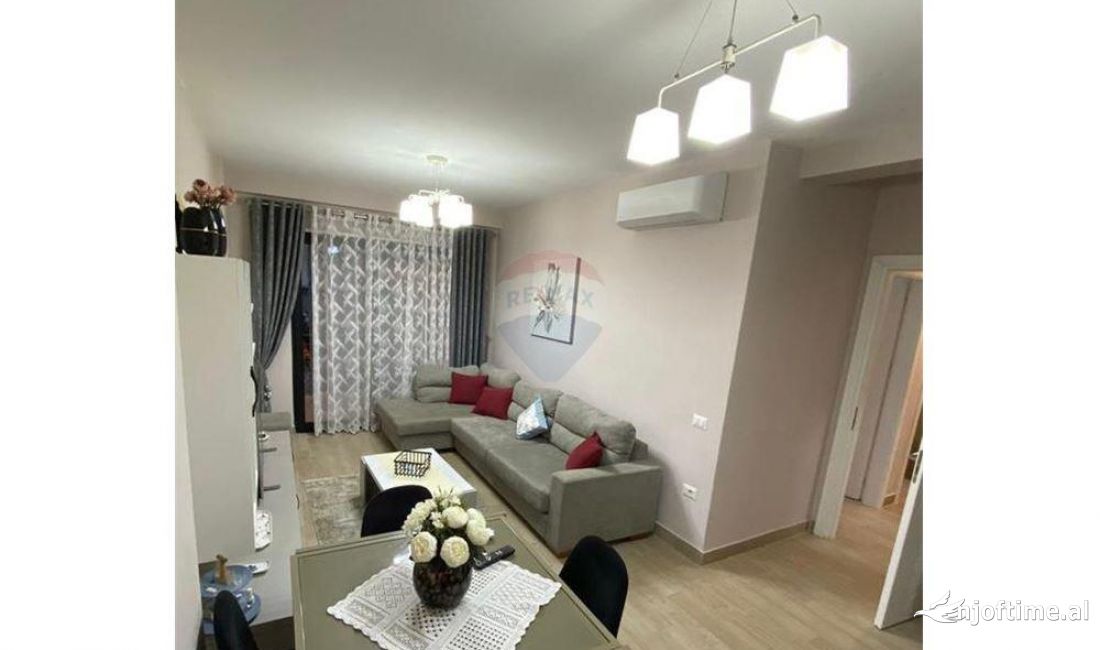 Shtepi me qera Apartament ne Tirane, 2+1, Mobilimi Pjeserisht e mobiluar, Pagesa 650  Euro.