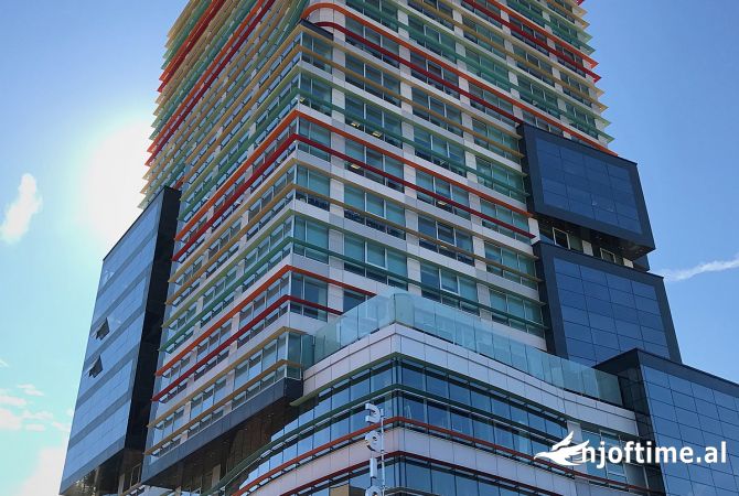 Ambiente Commerciale in Affitto 3+1 a Tirana - 2,200 Euro