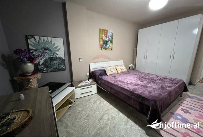 Shtepi ne shitje Apartament ne Tirane, 2+1, Mobilimi E mobiluar, Pagesa 175,000  Euro.