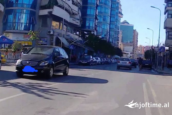 Zyre - Me Qera - Rruga e Dibres -Tirane