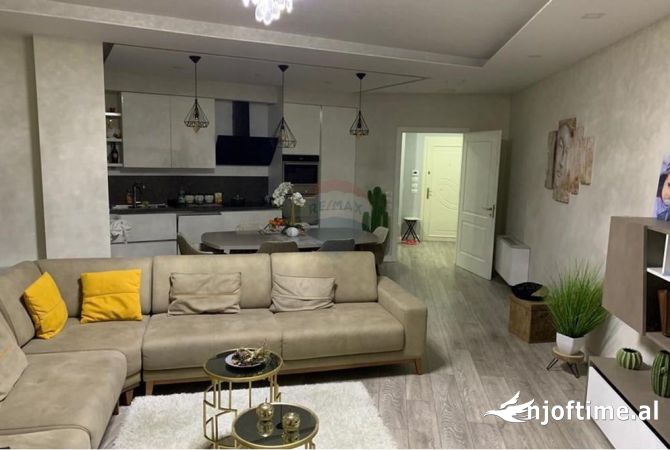 Shitet Apartament i Mobiluar 2+1+2 ne Astir