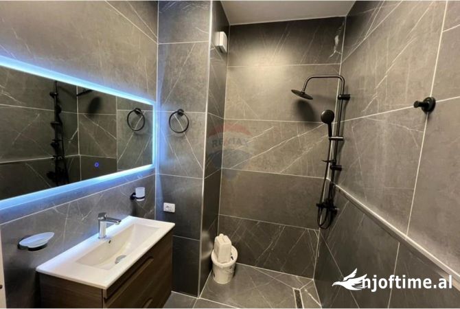 Jepet Zyre Me Qera Ne Qender