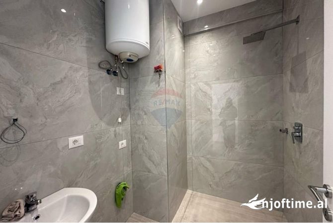 Jepet Zyre Me Qera Tek Kompleksi Dinamo