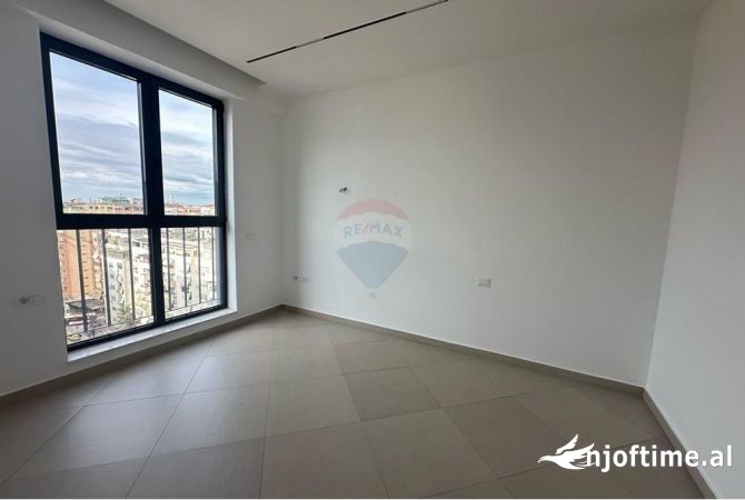 Ambiente Commerciale in Affitto 3+1 a Tirana - 1,000 Euro