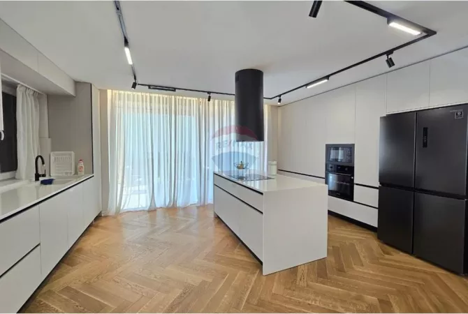 Shtepi me qera Apartament ne Tirane, 4+1, Mobilimi E mobiluar, Pagesa 5,000  Euro.