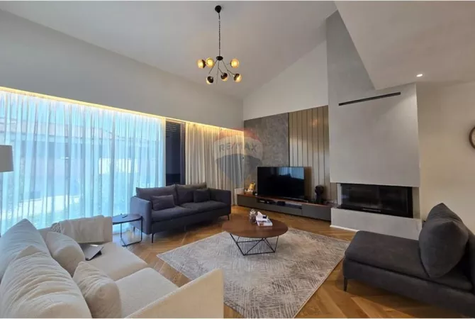 Shtepi me qera Apartament ne Tirane, 4+1, Mobilimi E mobiluar, Pagesa 5,000  Euro.