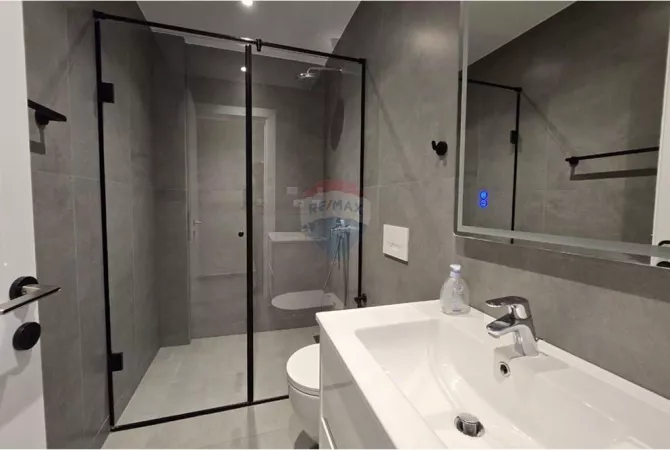 Shtepi me qera Apartament ne Tirane, 4+1, Mobilimi E mobiluar, Pagesa 5,000  Euro.