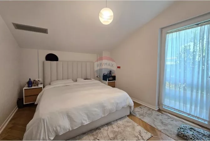 Shtepi me qera Apartament ne Tirane, 4+1, Mobilimi E mobiluar, Pagesa 5,000  Euro.