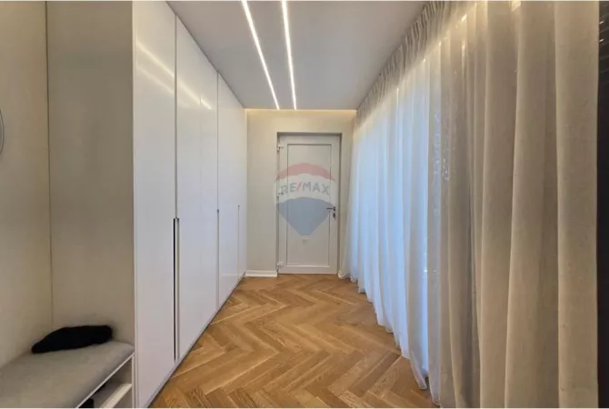 Shtepi me qera Apartament ne Tirane, 4+1, Mobilimi E mobiluar, Pagesa 5,000  Euro.